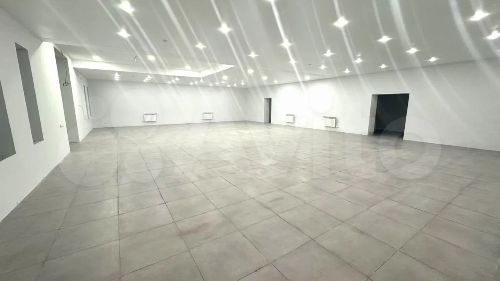 Офисное помещение 210 м² 1